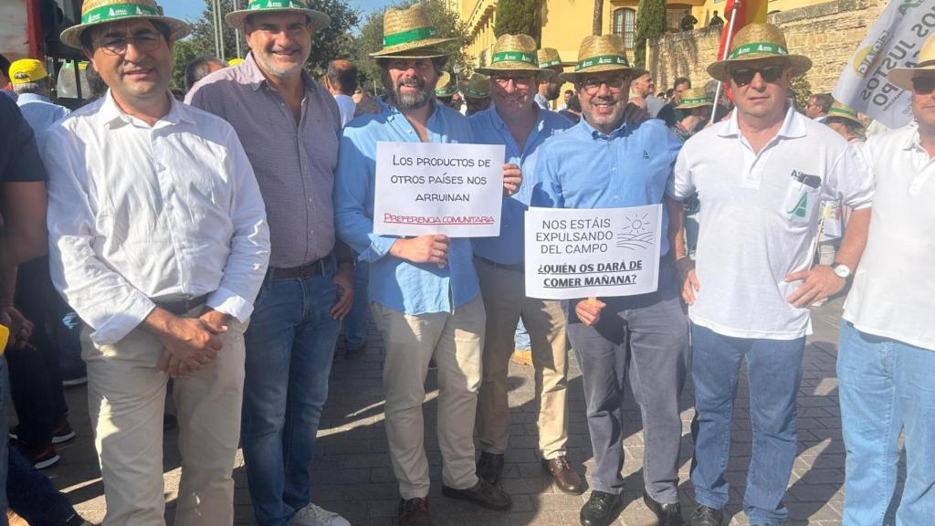 Asaja acude al acto de protesta en Córdoba a favor del campo español.