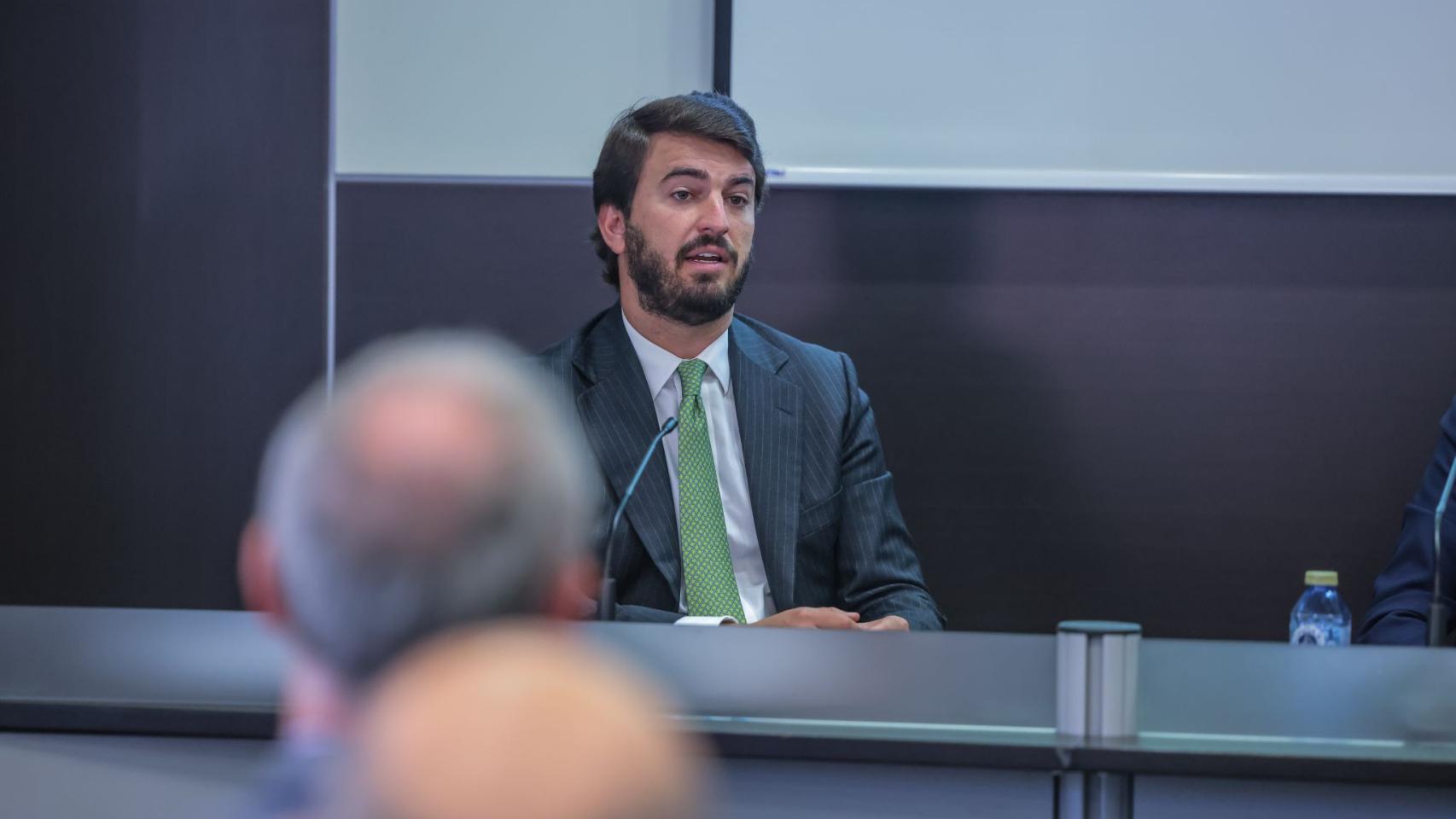 El vicepresidente de la Junta, Juan García-Gallardo, durante su intervención en el Foro 'Presente y futuro del comercio de proximidad', este martes en Segovia.