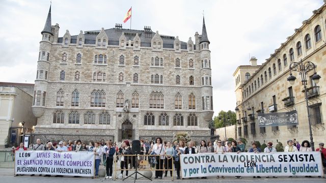 Nueva concentración de 'Los Lunes sin Sol' contra la violencia machista