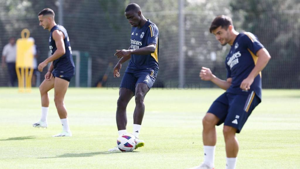Ferland Mendy entrenando
