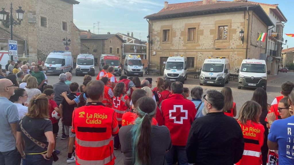 Imagen de la concentración en honor a Manu en el pueblo.