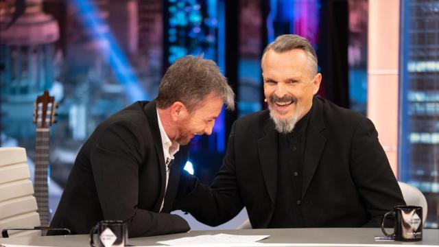 Miguel Bosé con Pablo Motos en una entrevista anterior en 'El Hormiguero'.