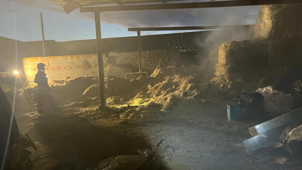Incendio en una nave agrícola de Medina del Campo