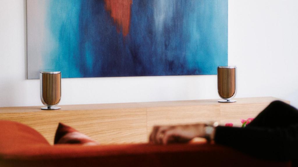 B&O Beolab 8 en disposición estéreo.