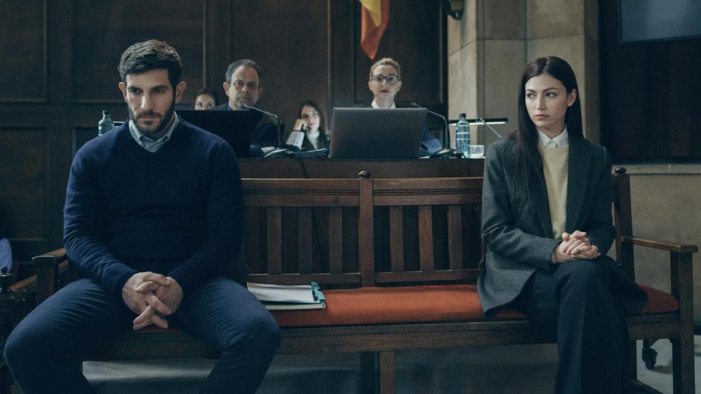 La escena del juicio en 'El cuerpo en llamas'.