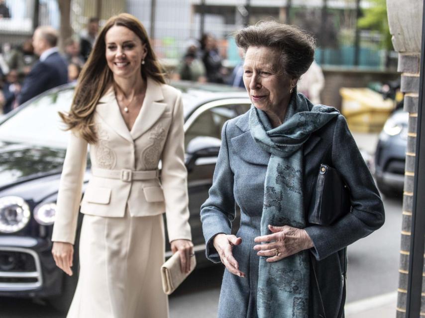 La princesa Ana y Kate, en un acto conjunto.