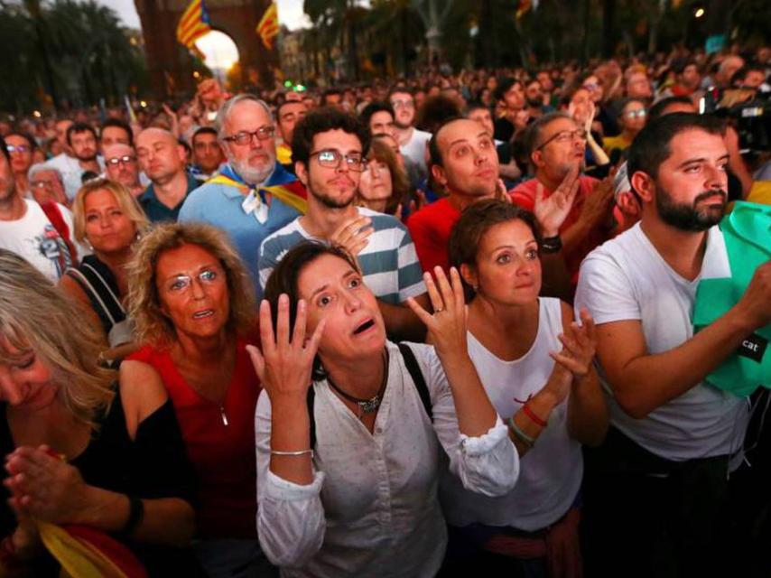 La decepción insondable en los ojos de una dama.
