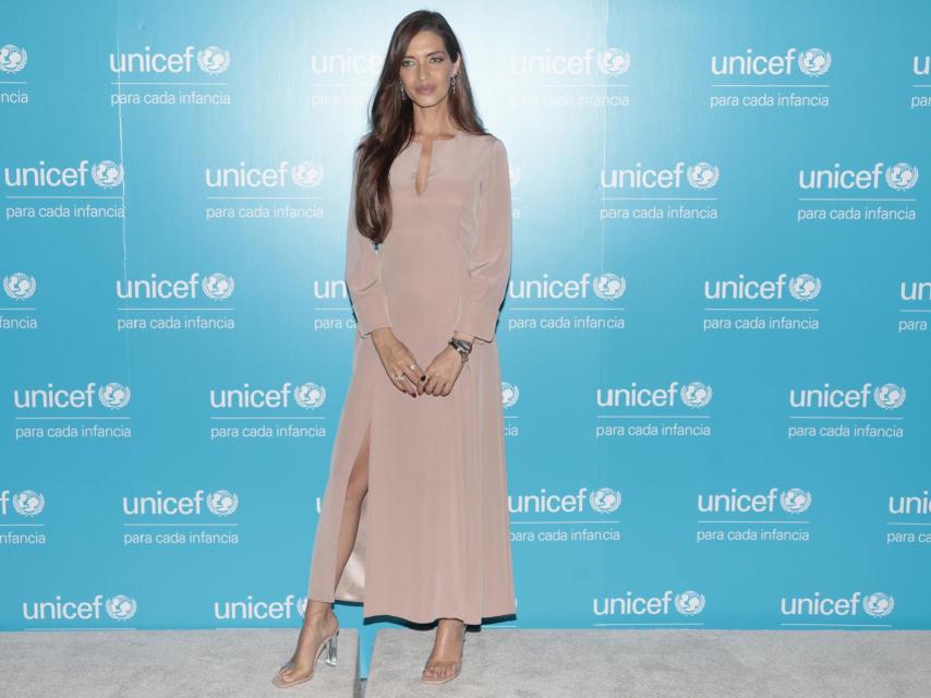 Sara Carbonero ha lucido un vestido de Jorge Vázquez.