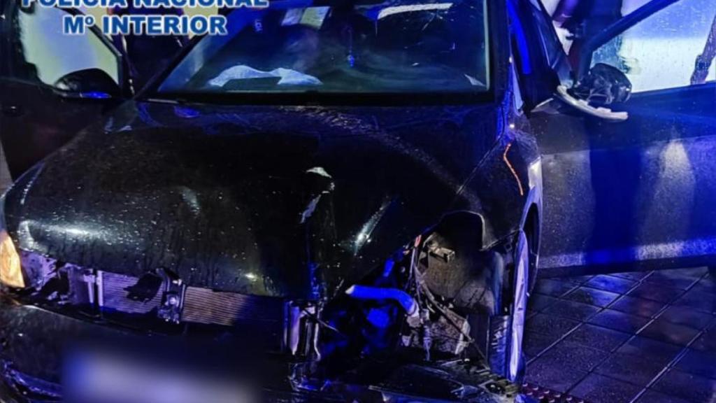 Así quedó el vehículo con que intentaron huir los dos hombres arrestados en Alicante este fin de semana.