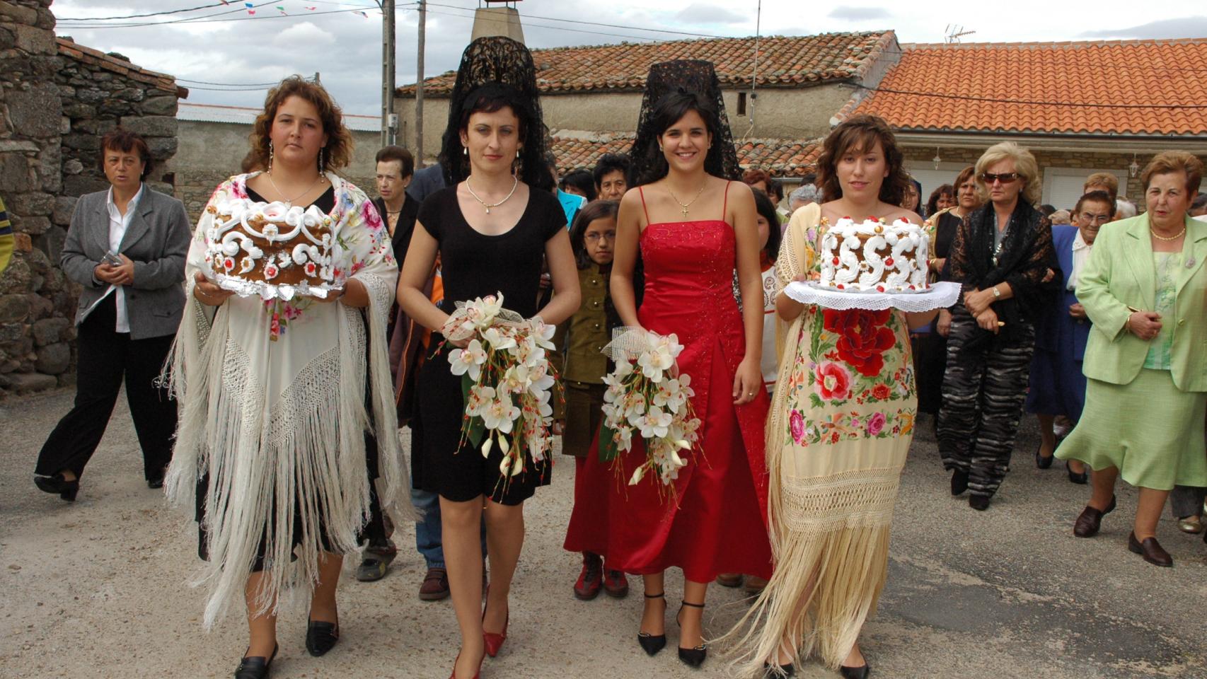 Imágenes de las 'madrinas' en los pueblos de Salamanca