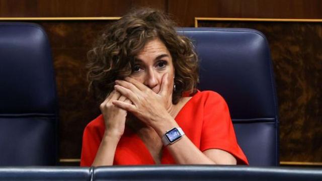 María Jesús Montero, ministra en funciones de Hacienda y Función Pública, en su escaño en el Congreso.