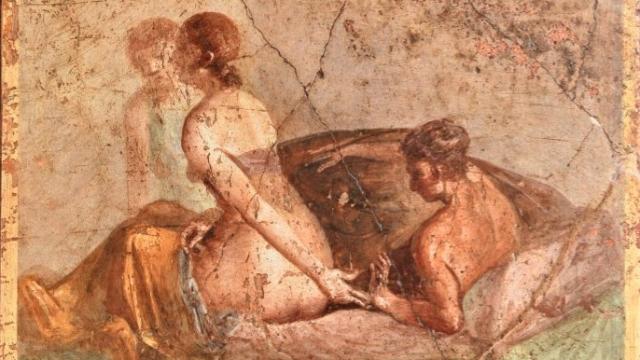 Pareja de mujeres en la cama, en un fresco de Pompeya del siglo I d.C. Museo Arqueológico de Nápoles.