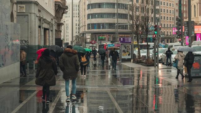 Imagen de archivo de lluvia en Madrid.