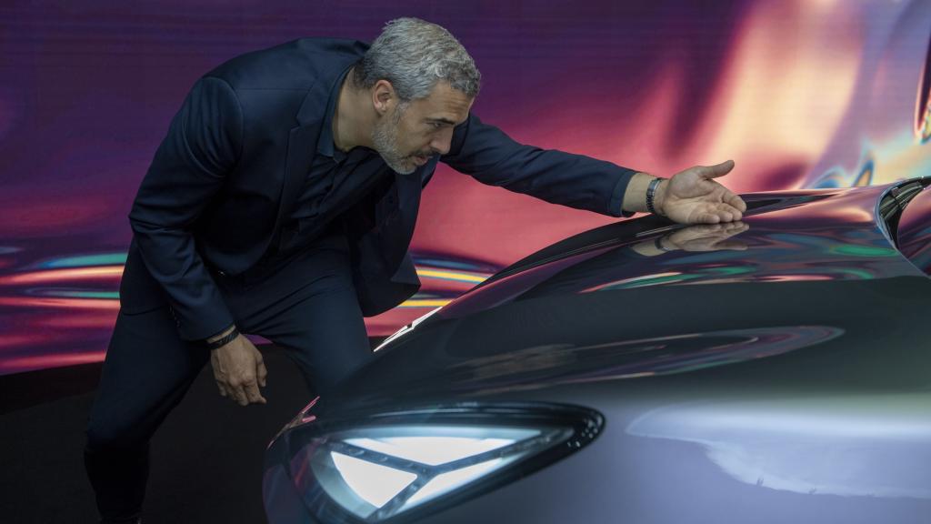 Jorge Díez con el Cupra Urban Rebel.