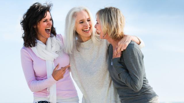 Los 4 hábitos que pueden estar saboteando tu juventud pasados los 60