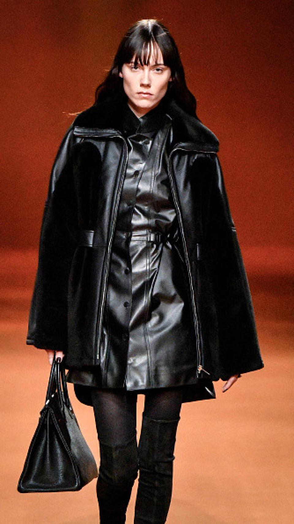 Detalle del desfile otoño-invierno 2023-2024 de Hermès.
