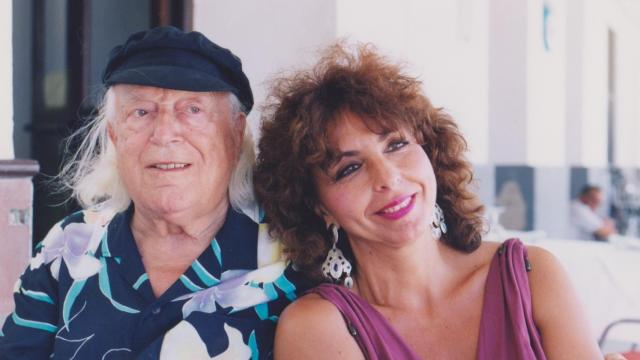 El poeta Rafael Alberti y la escritora María Asunción Mateo