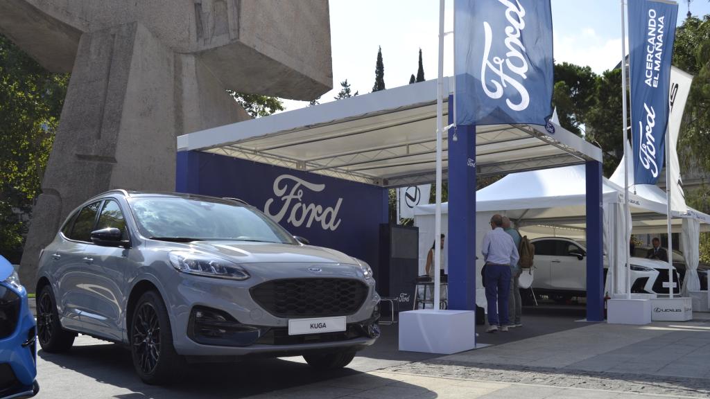 Expositor de Ford en la Feria VEM.