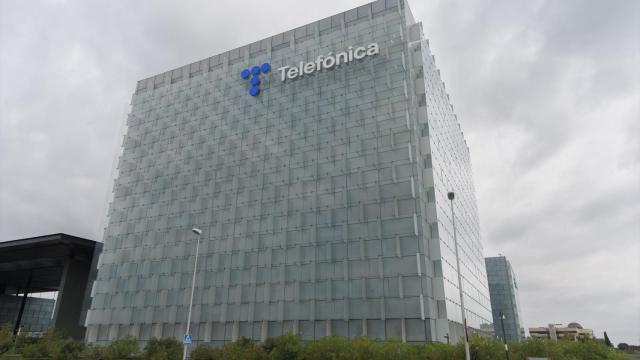 Exterior de la sede de Telefónica, en el ensanche de Las Tablas