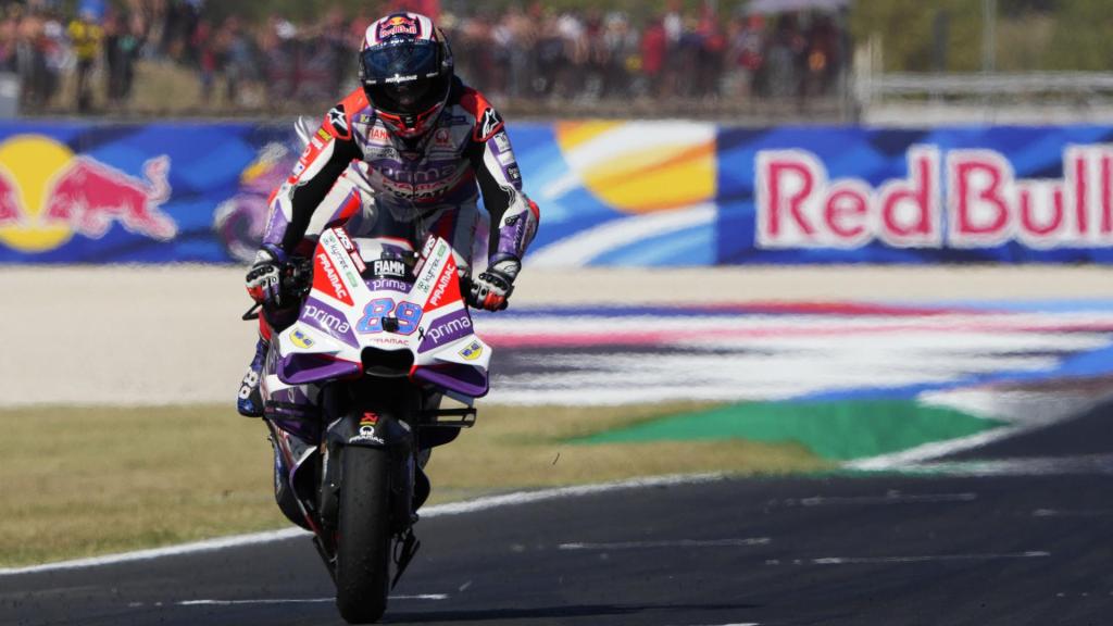 Jorge Martín celebra su victoria en la carrera al sprint del Gran Premio de San Marino, en Misano.