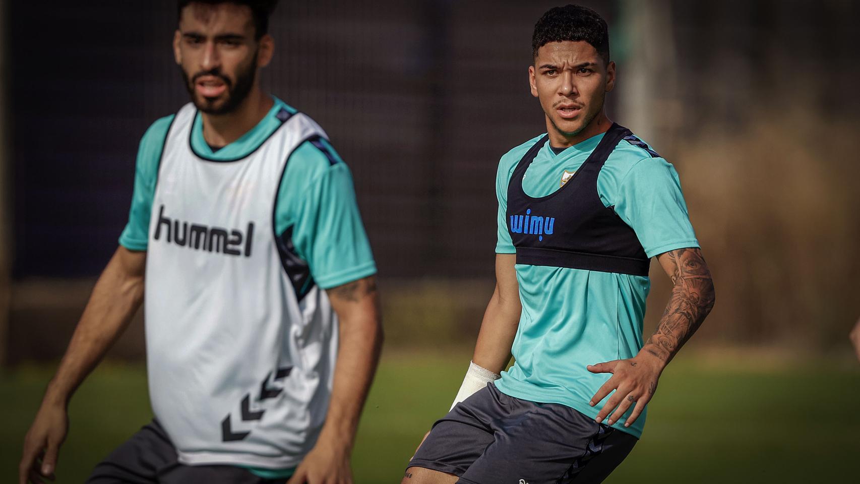 Loren Zúñiga durante un entrenamiento con el Málaga CF