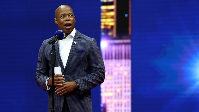 Eric Adams, alcalde de Nueva York,  durante su discurso en el Abierto de Estados Unidos.
