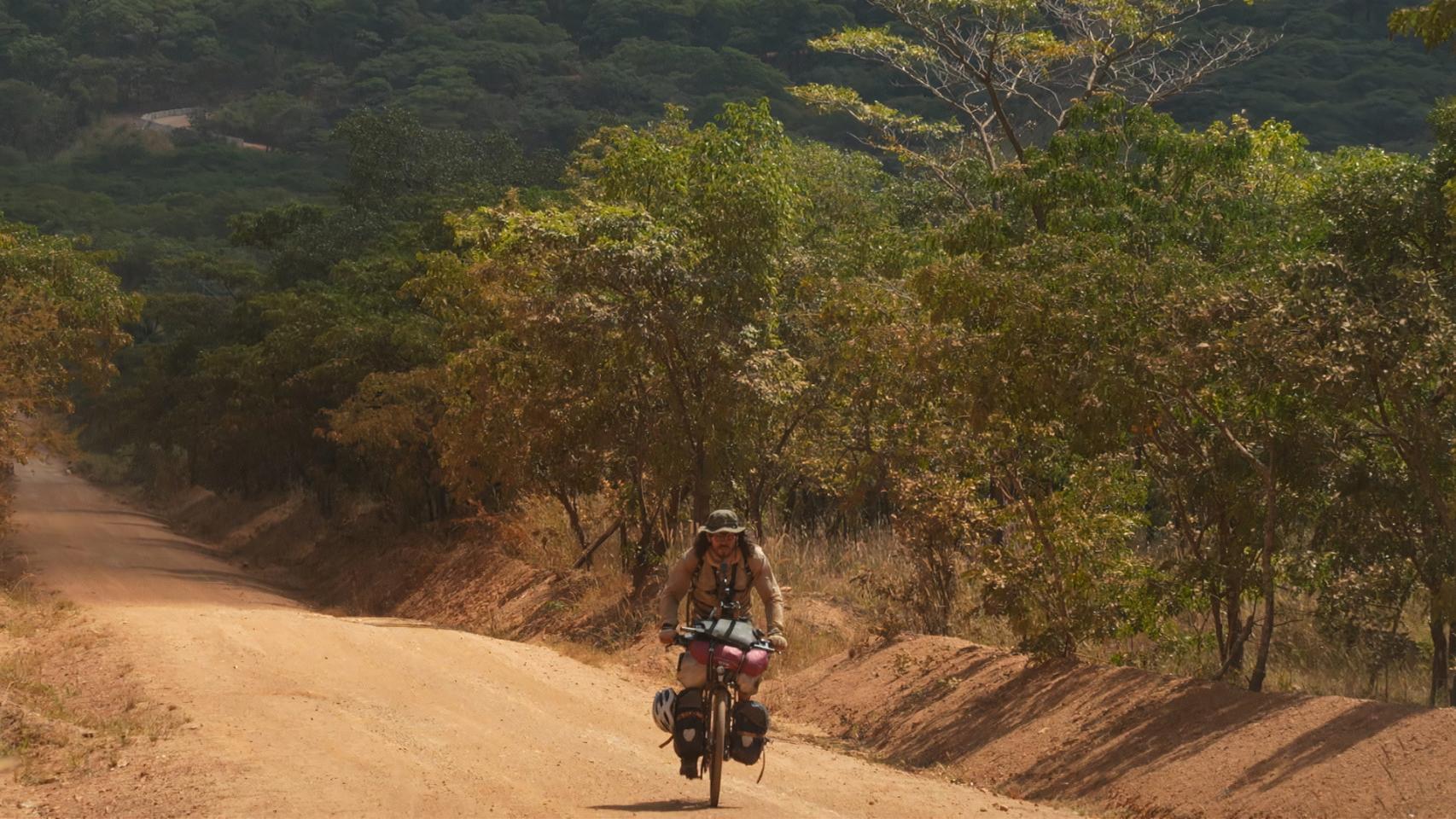 Arturo en su paso por el Parque Nacional de Katavi, en Tanzania.