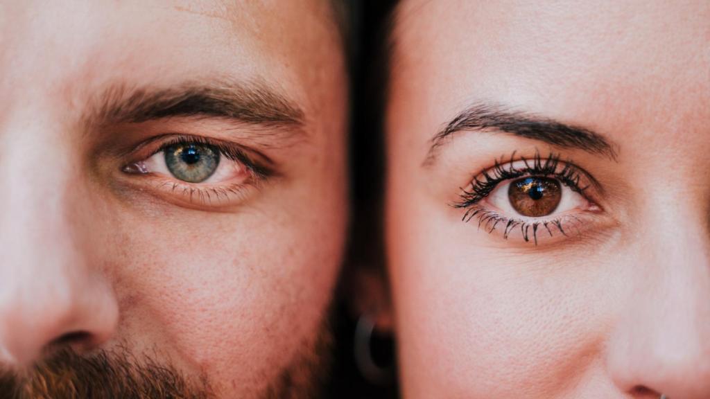 Imagen del primer plano de dos ojos. Foto: iStock.