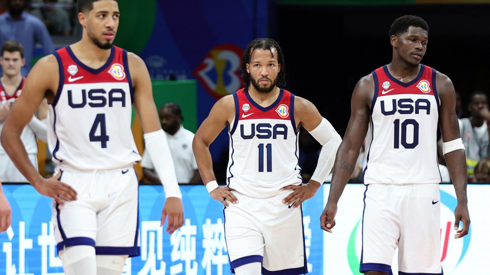 Los jugadores de Estados Unidos, decepcionados tras caer derrotados.