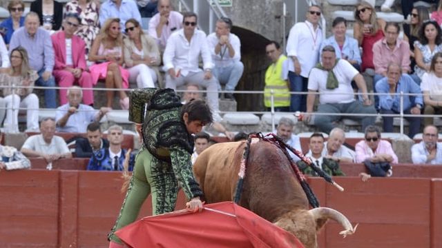 Muletazo de mano baja e intensidad de Miguel Ángel Perera