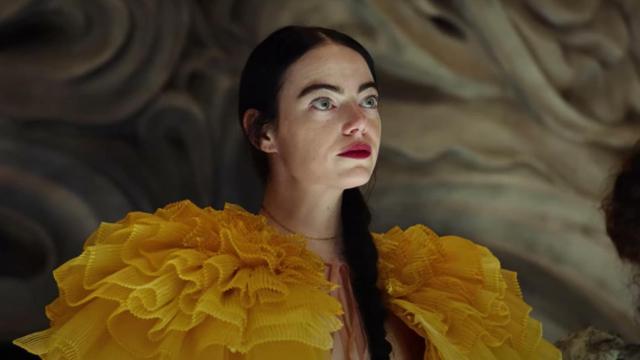 Emma Stone interpreta el personaje de Bella Baxter en 'Pobres criaturas', la película dirigida por Yorgos Lanthimos ganadora del León de Oro en el Festival de Cine de Venecia