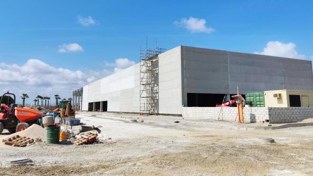 Estado de las obras de la nueva tienda Nike junto al Plaza Mayor de Málaga.