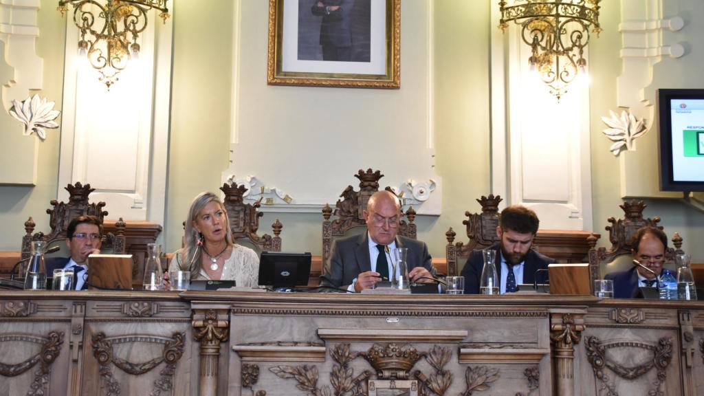 Carvajal, Carnero y Blanco durante el pleno de este lunes