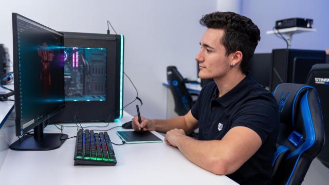 Un estudiante de Medac.