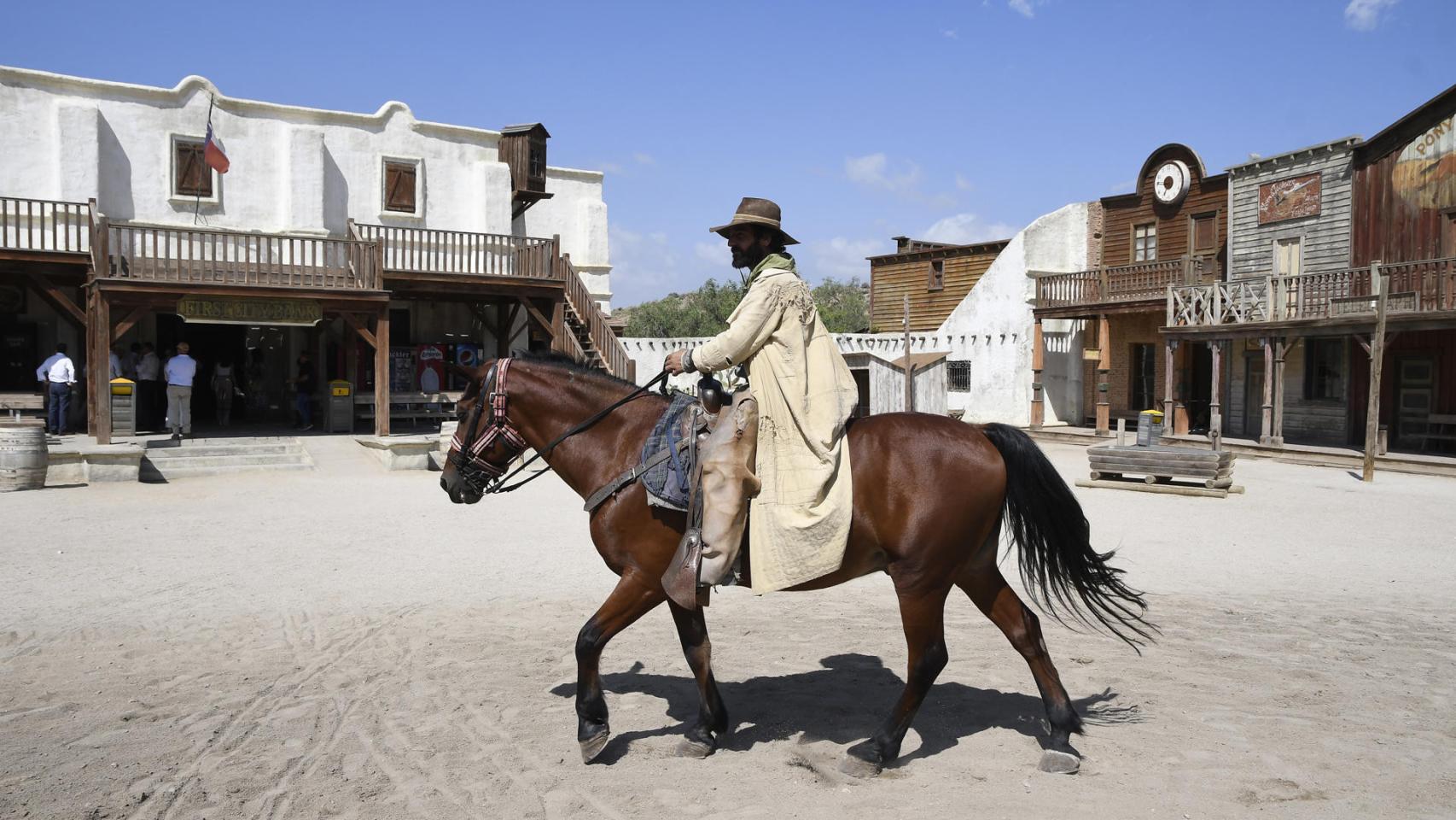 Un vaquero en el espectáculo de Oasys MiniHollywood.