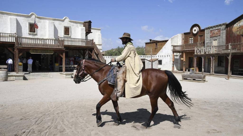 Un vaquero en el espectáculo de Oasys MiniHollywood.