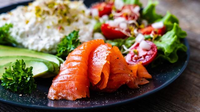 Aumenta tu vitamina B12 y fortalece tus huesos con estas cenas saludables