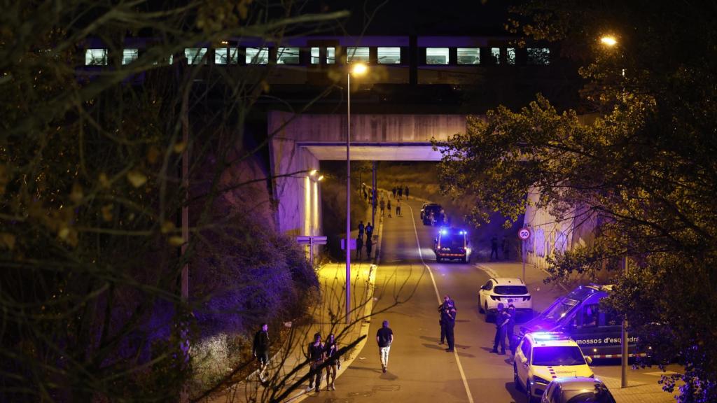 Fuerzas de seguridad en el punto donde se ha producido el accidente.