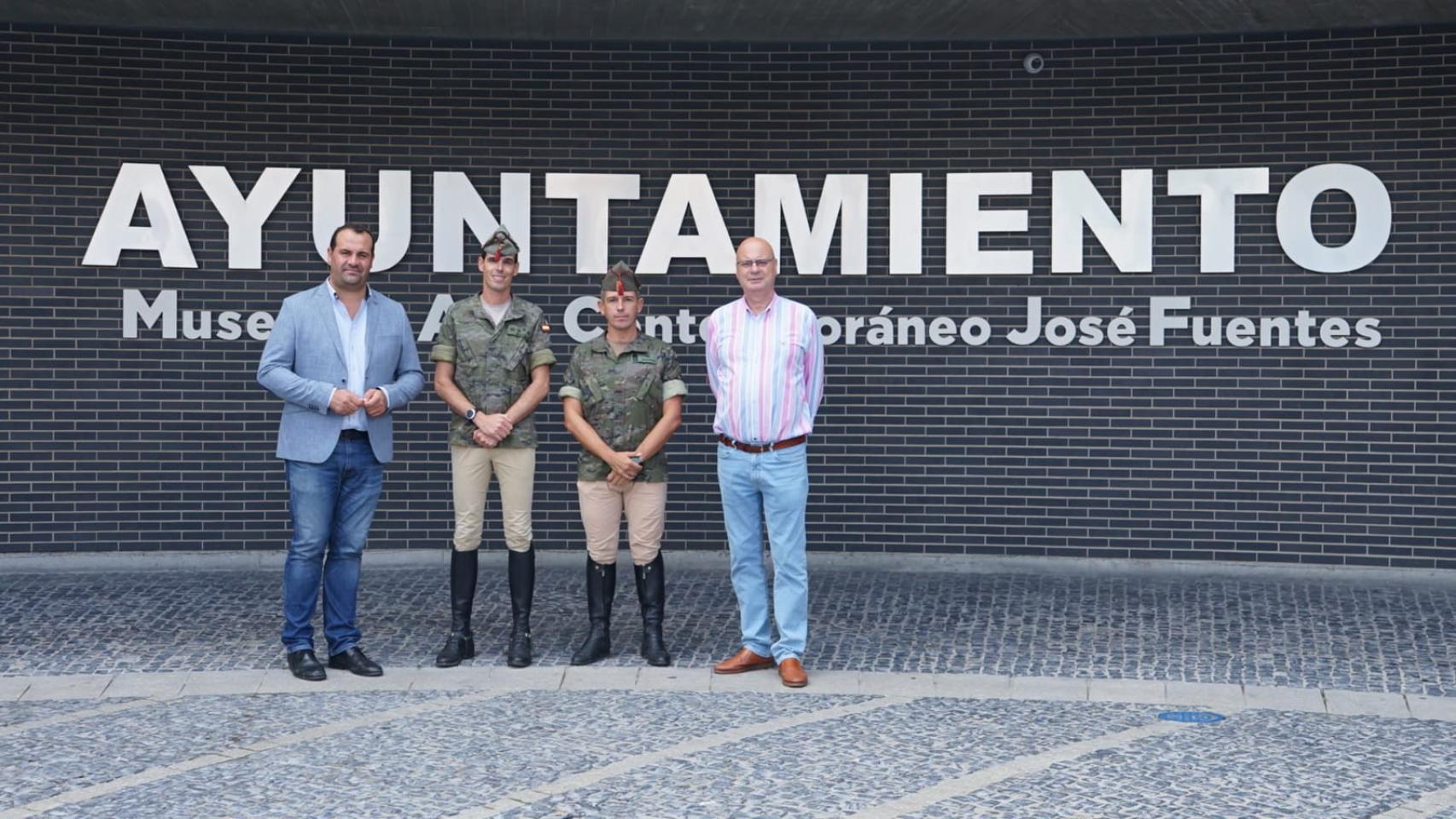 Presentación en el Ayuntamiento de Santa Marta del desfile de la Batería Real