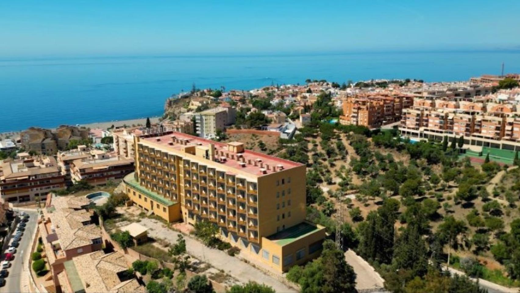 Un hotel en Rincón de la Victoria a la venta.