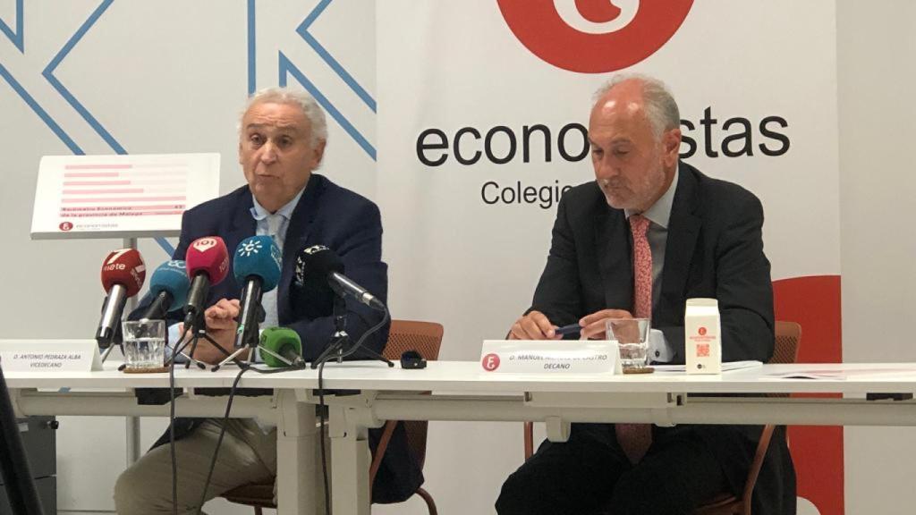 Antonio Pedraza y Manuel Méndez de Castro en la presentación del barómetro.