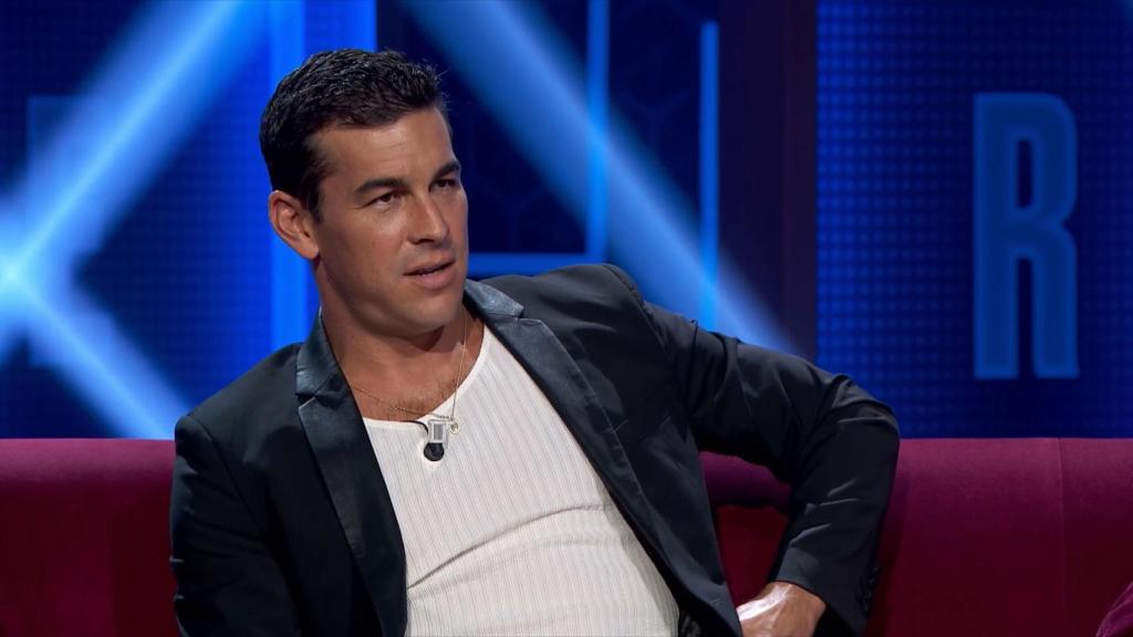 Mario Casas en 'Martínez y Hermanos'.