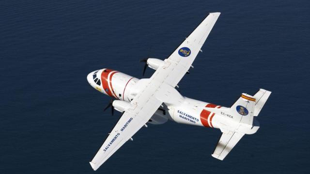 Un avión de Salvamento Marítimo busca a la desaparecida.