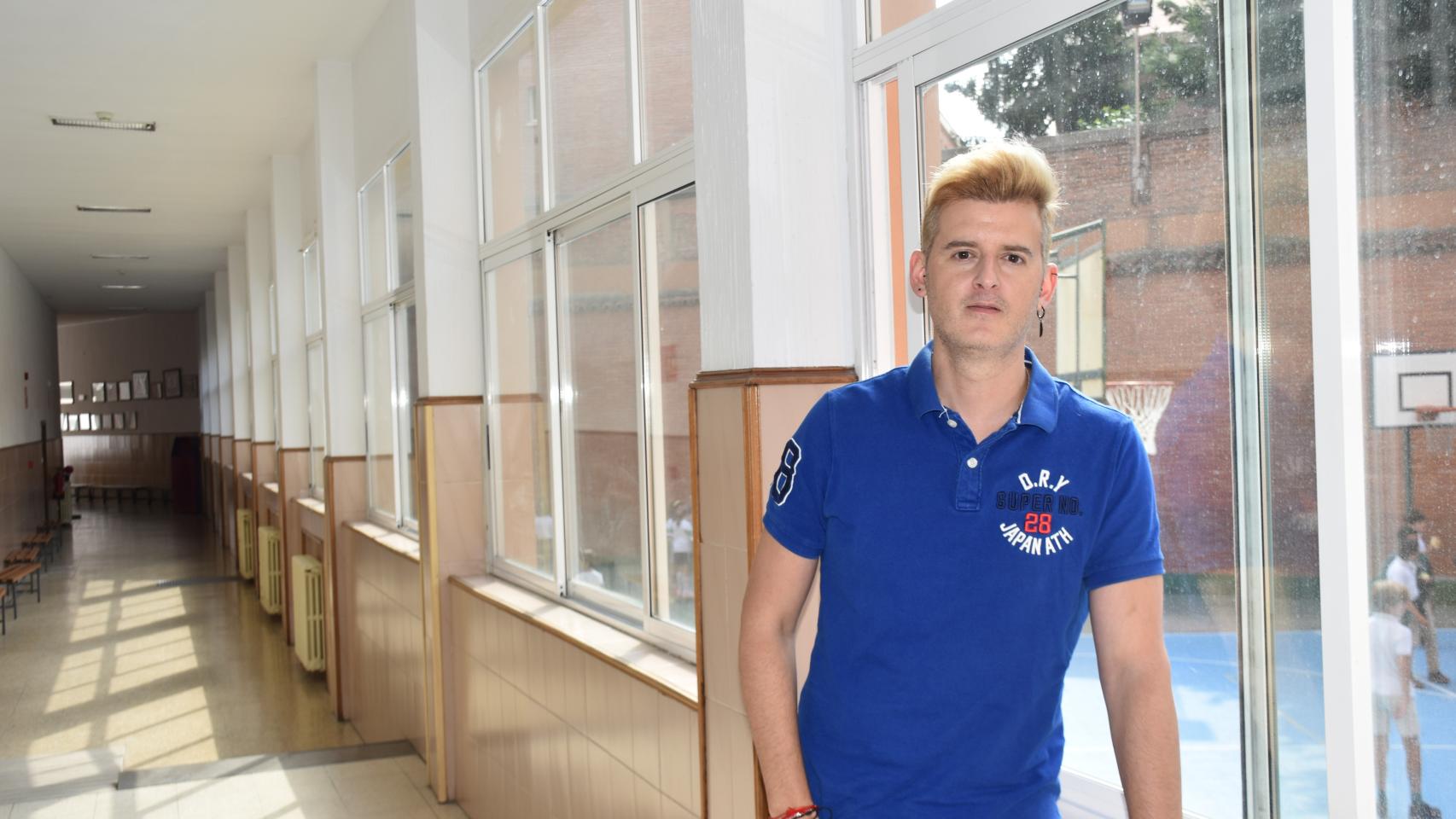 Nacho Gago posa en el colegio de las Teresianas de Valladolid