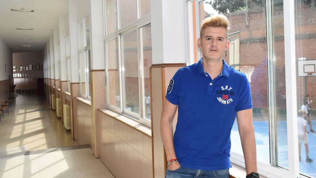 Nacho Gago, posa en el colegio de las Teresianas de Valladolid
