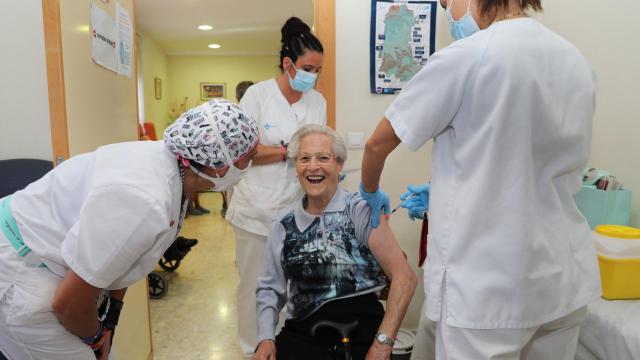 Comienzo campaña de vacunación de la cuarta dosis de las nuevas vacunas de la Covid y de la gripe en la Residencia San José de Palencia