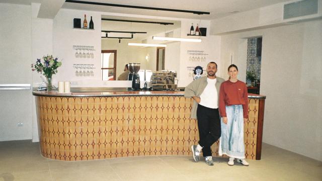 La Nouvelle Famille: así es el nuevo bar de Santanyi (Mallorca) donde vivir un idilio con el Mediterráneo