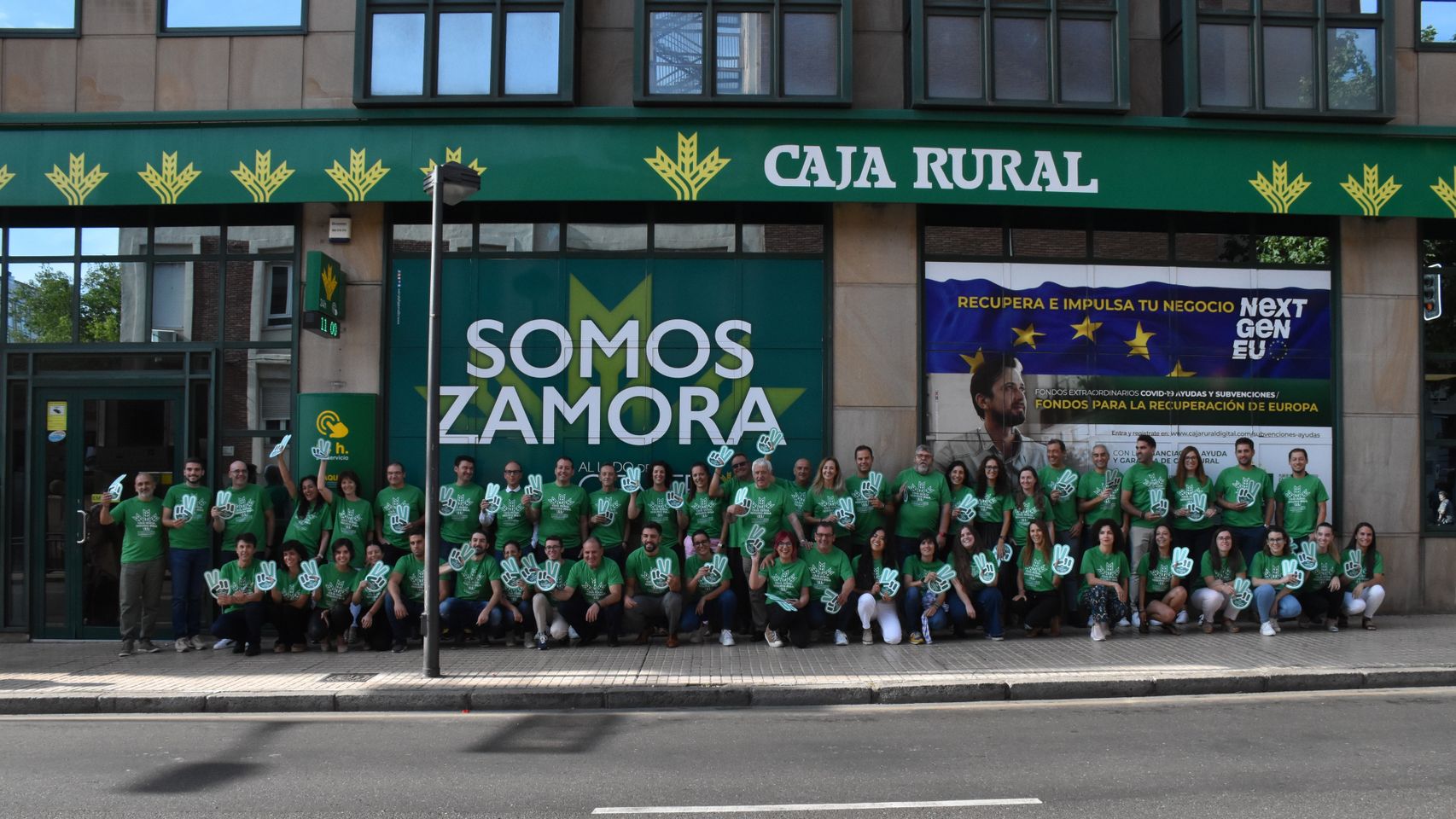 Foto de familia de Caja Rural de Zamora en su día solidario
