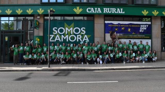 Foto de familia de Caja Rural de Zamora en su día solidario