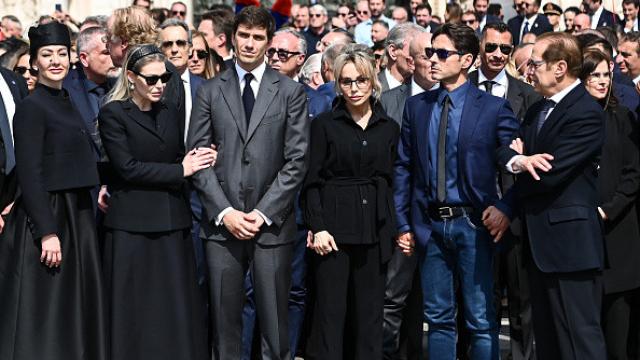 Eleonora, Barbara, Luigi, Marina y Pier Silvio.